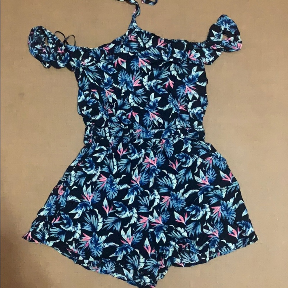 Off the shoulders Blue floral romper